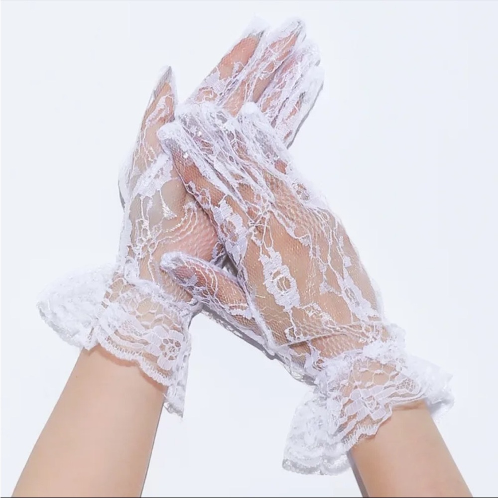 BRIDAL White Lace Gloves Elegant Wedding Bridesmaid Formal